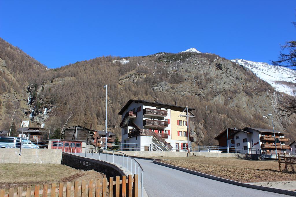 Apartamento Haus Alpenblick Saas-Grund Exterior foto